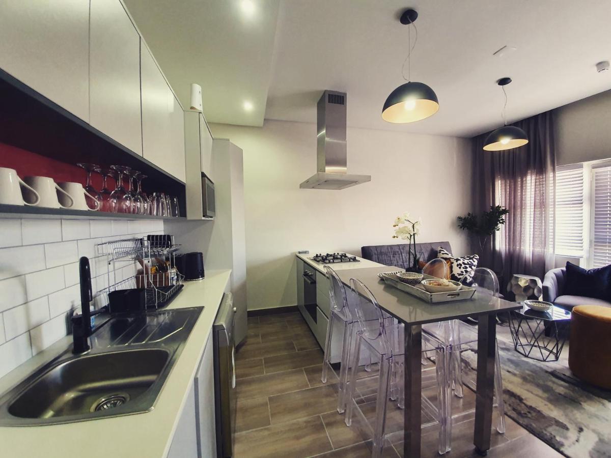 Apartment 55 On Main And *